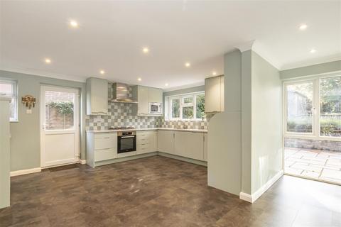 4 bedroom detached house for sale, Farmadine, Saffron Walden CB11
