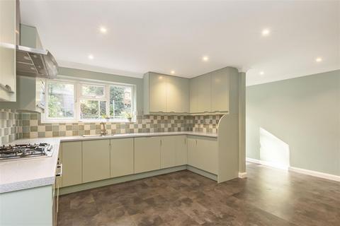 4 bedroom detached house for sale, Farmadine, Saffron Walden CB11