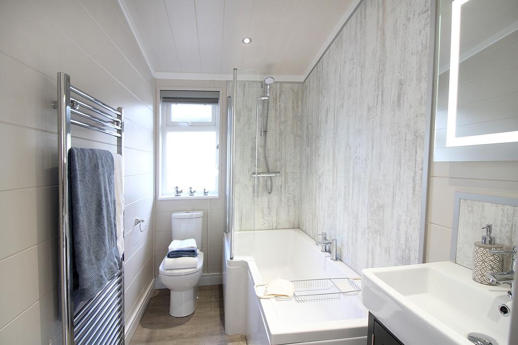 Omar Boutique Bathroom