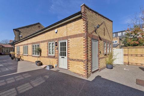 1 Burgess Mews, London, SW19 1UF