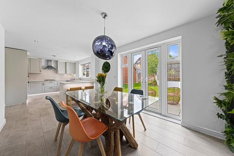 5 bedroom detached house for sale, Bootmaker Crescent, Raunds NN9