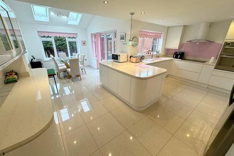 5 bedroom detached house for sale, Frost Road, Ledbury