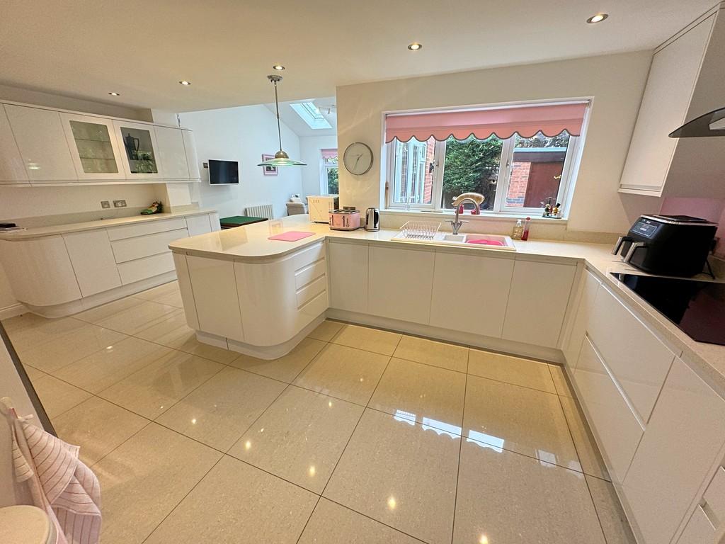 Dining Kitchen (1)