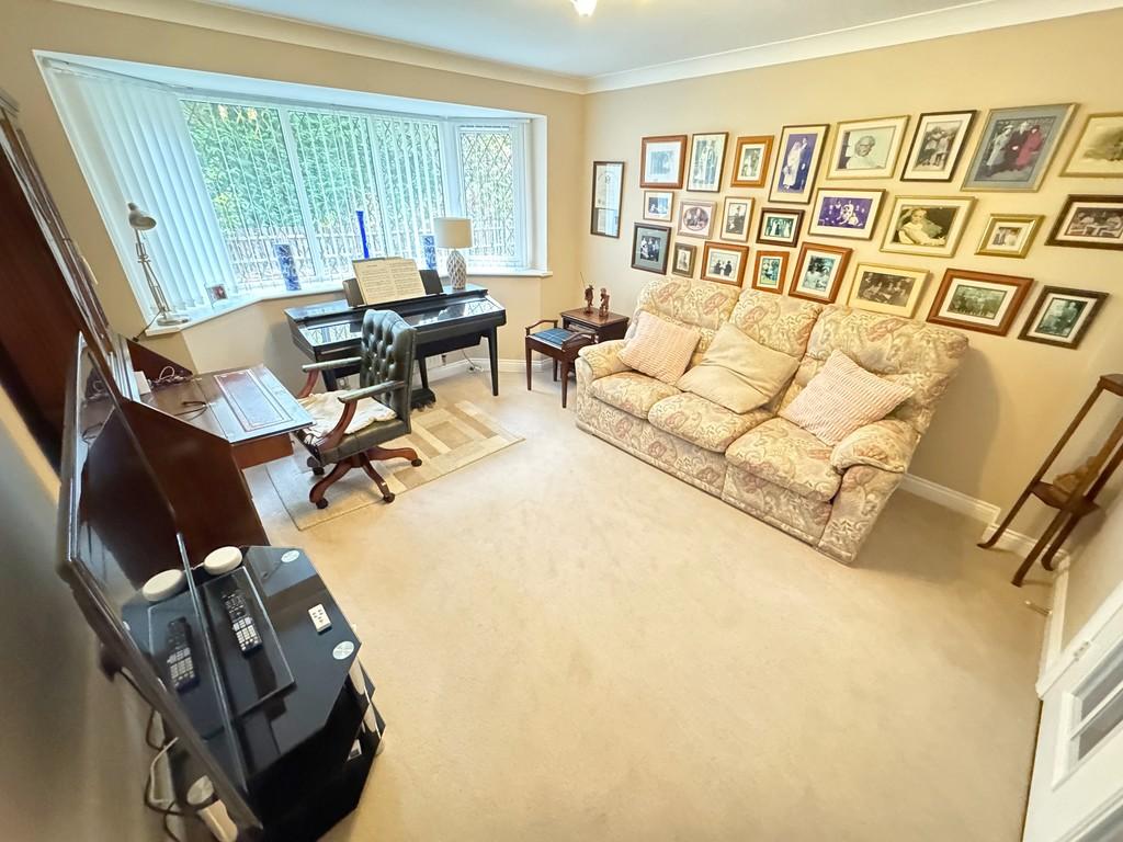 2nd Reception room alt