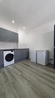2 bedroom flat to rent, Crwys Road, Cathays, Cardiff, CF24