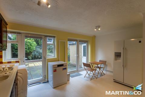 9 Doulton Close, Birmingham, B32 2XF