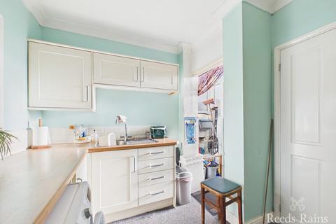 2 bedroom end of terrace house for sale, Jesmond Gardens, Hull