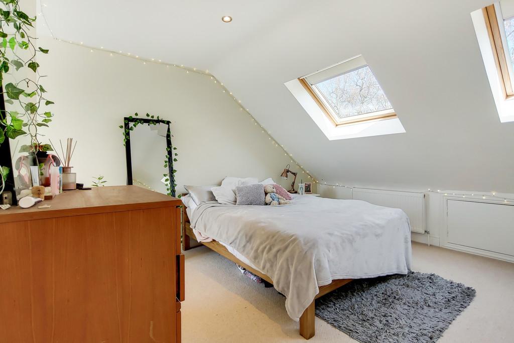 18 Main Bedroom-1