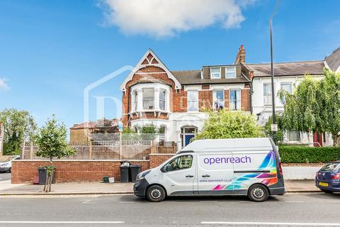 Ferme Park Road, Crouch End N4