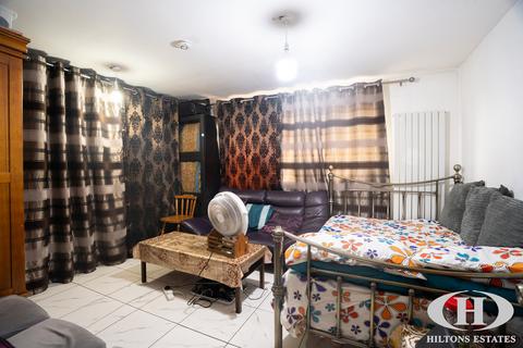undefined, Redcroft Road, Southall