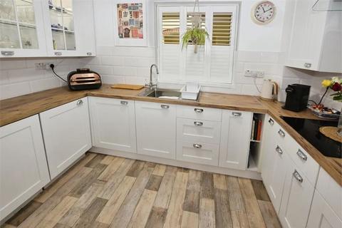 2 bedroom flat for sale, Hameldown Way, NEWTON ABBOT, Devon.