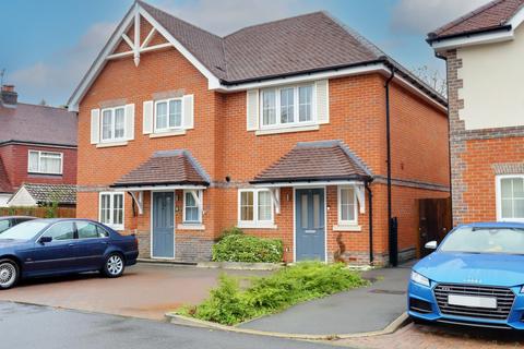 Broadleaf Place, Caterham CR3