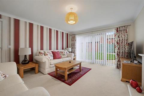 4 bedroom detached house for sale, Peter Laslett Close, Loughborough LE11