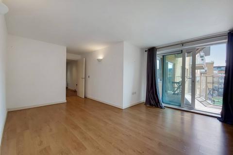 2 bedroom flat to rent, Argyll Road, Woolwich, London, SE18