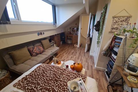 3 bedroom house to rent, Beechwood Row, Leeds LS4