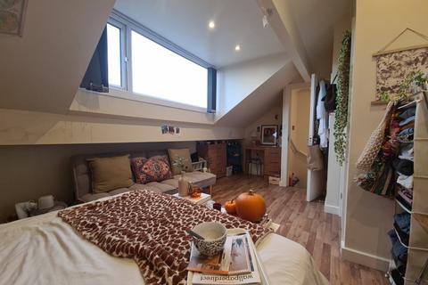 3 bedroom house to rent, Beechwood Row, Leeds LS4