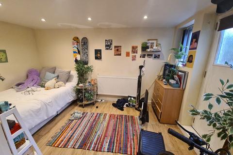 3 bedroom house to rent, Beechwood Row, Leeds LS4