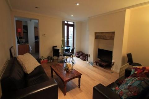 3 bedroom house to rent, Ash Grove, Leeds LS6
