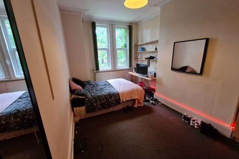 3 bedroom house to rent, Ash Grove, Leeds LS6