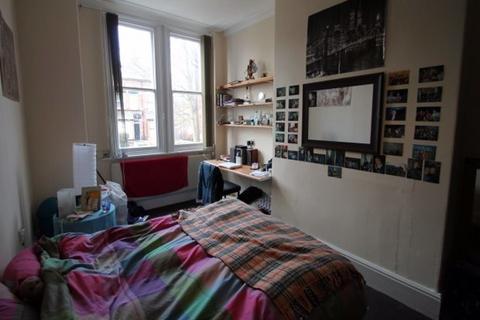 3 bedroom house to rent, Ash Grove, Leeds LS6