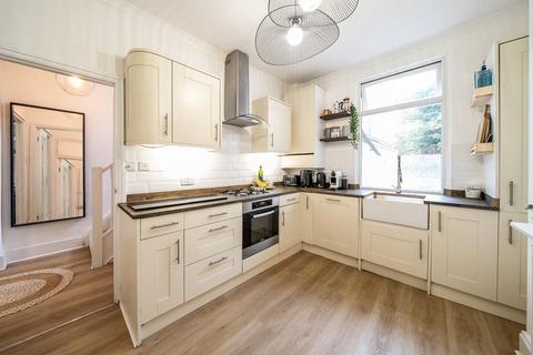 3 bedroom duplex for sale, Abercrombie Street, Battersea, London, SW11
