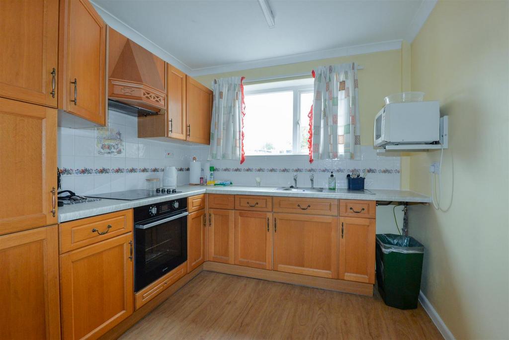 Kitchen 1.jpg