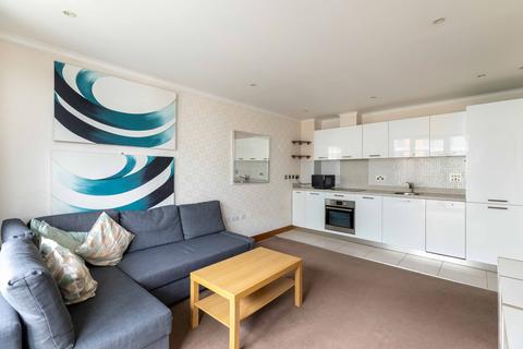 1 bedroom flat to rent, Queenstown Road, London, SW11