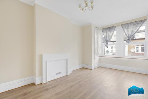 4 bedroom apartment to rent, Hampden Road, Haringey, London, N8