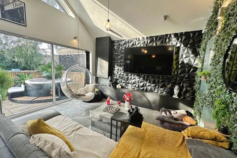 undefined, Rosliston Road, Derbyshire DE15