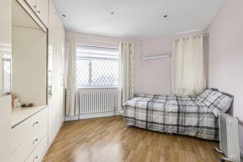undefined, Ferrymead Gardens, Greenford UB6