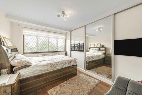 30 Ferrymead Gardens, Greenford, UB6 9NF