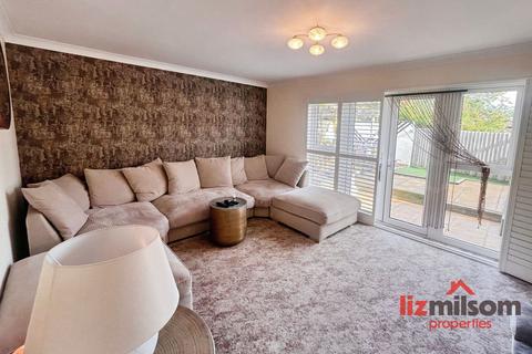 3 bedroom detached house for sale, Staley Close, Swadlincote DE11