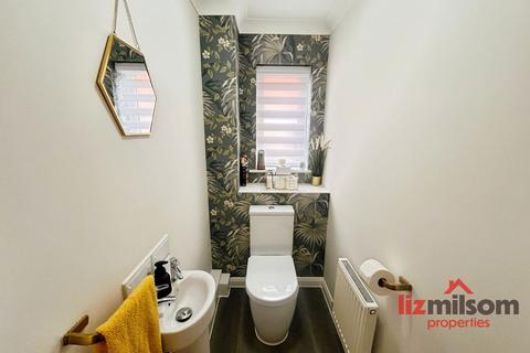 3 bedroom detached house for sale, Staley Close, Swadlincote DE11