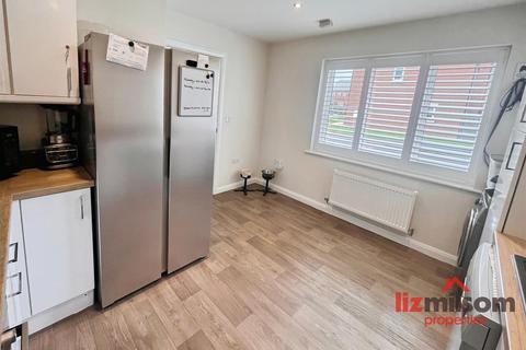 3 bedroom detached house for sale, Staley Close, Swadlincote DE11
