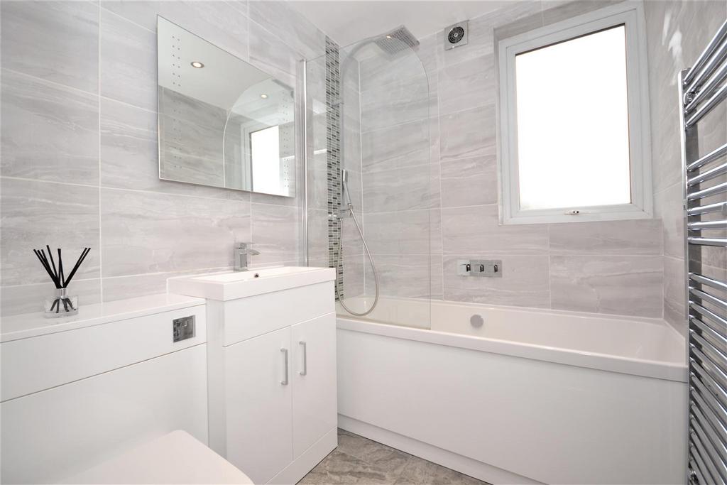 Bathroom 1.JPG
