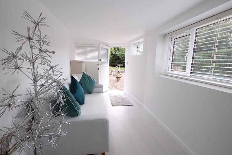 External garden room