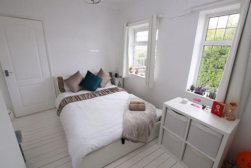 Bed 2 photo 2