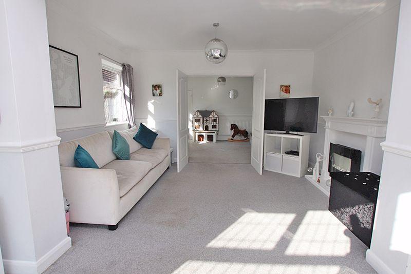 Lounge photo 2