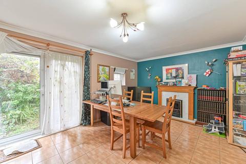 36 Acorn Way, London, SE23 2XU