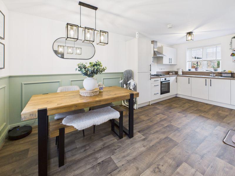 Dining kitchen