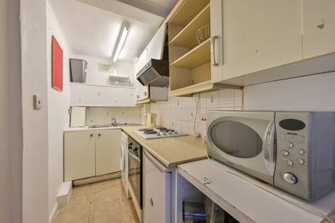 undefined, Thornton Hill, Wimbledon, London, SW19