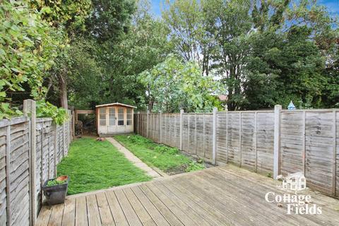 4 bedroom terraced house for sale, Hertford Road, London, N9