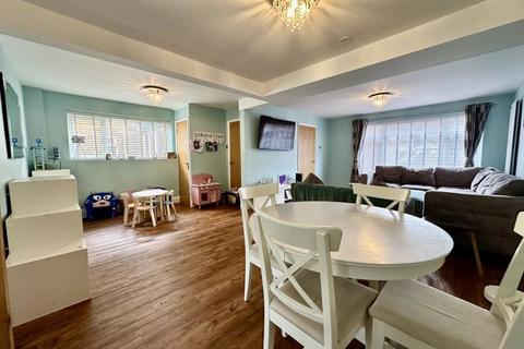3 bedroom semi-detached house for sale, Langford Drive, Luton