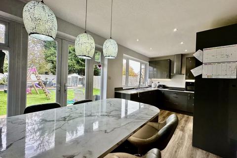 3 bedroom semi-detached house for sale, Langford Drive, Luton