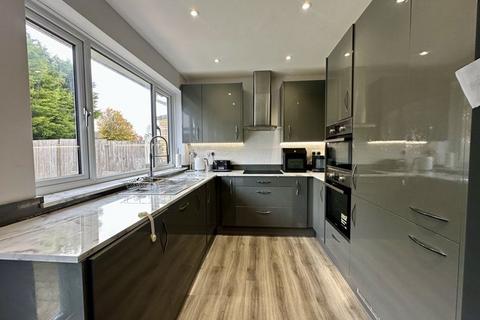 3 bedroom semi-detached house for sale, Langford Drive, Luton
