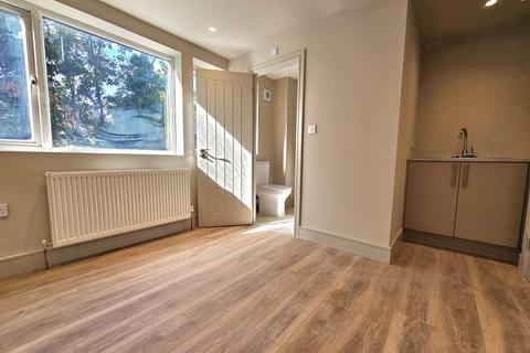 undefined, Old Farm Road, West Drayton, UB7