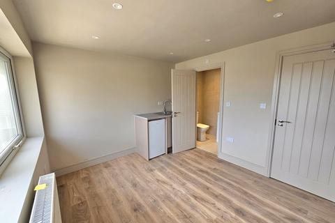 undefined, Old Farm Road, West Drayton, UB7