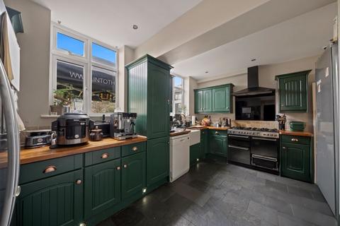 4 bedroom semi-detached house for sale, Malden Road, Worcester Park