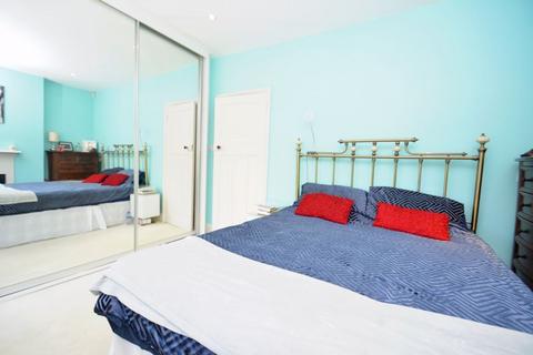 3 bedroom semi-detached house for sale, Parsonage Chase, Minster