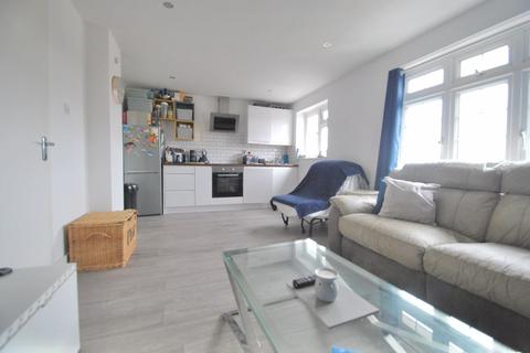 1 bedroom apartment to rent, Sopwith Avenue, Chessington